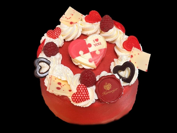 Valentijn marsepein slagroomtaart
